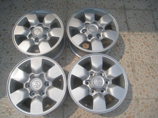 ขายล้อแม็ก Toyota Vigo 15"x7" 6รู139 et 30 ( 081-3747940)