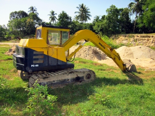 ฝากขาย KOMUTSU PC 60-3 ด่วน รถใช้งานทุกวัน
