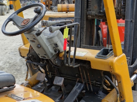 ขายรถยกยี่ห้อ TCM ขนาด 2 ตัน เครื่องดีเซล เกียร์ออโต้