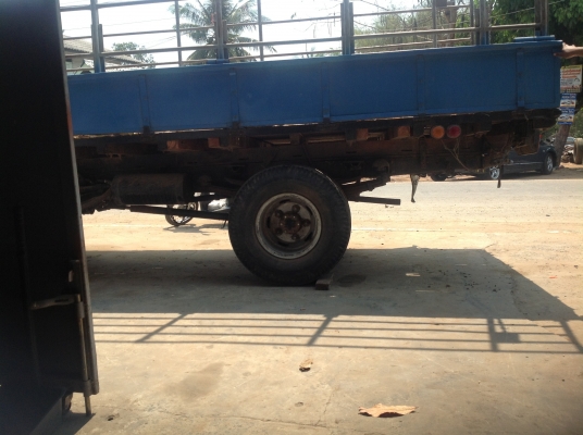 ออกเดินทางแล้วครับ ไปจังหวัด สงขลา ISUZU. TL-100. แรง ฝาขาว ช่วงยาว 4.30 ม.พร้อมใช้งาน