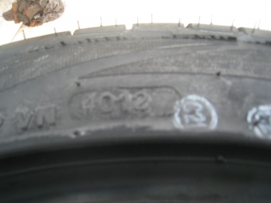 ขายยางใหม่ปี12 neuton nt5000 195/50r15 เส้นละ 1500 บาท ชุดละ 6000 บาท (081-3747940)