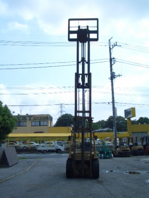 ขายรถยกขนาด 3.5 ตัน ยี่ห้อ มิตซู เครื่องดีเซล เสา 6 ม.