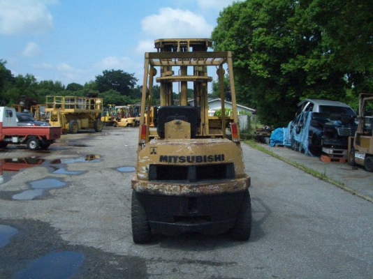 ขายรถยกขนาด 3.5 ตัน ยี่ห้อ มิตซู เครื่องดีเซล เสา 6 ม.