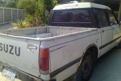 รถกระบะISUZU KB 4  ประตู  เครื่อง  2500  เอกสารทะเบียนเต็ม  ยางใหมทั้ง  4  เส้น  รถสวยพร้อมใช้งาน