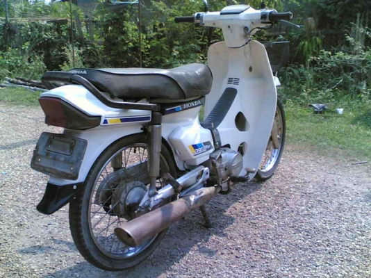 ขายคุรุ(ขาว) เล่มทะเบียนพร้อมชุดโอนเครื่องดีพอใช่อะไล่เดิม รถปี 32ขาย 11000 บาท