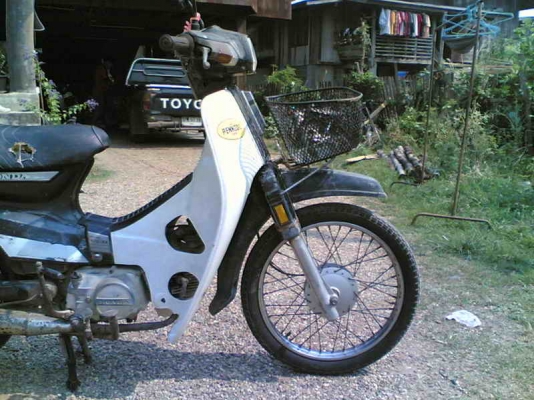 ขายคุรุ(เทา)เล่มทะเบียนพร้อมชุดโอนเครื่องดีอะไหล่เดิม รถปี 30 ขาย 9500 บาท ขายคุรุ(เทา)เล่มทะเบียนพร้อมชุดโอนเครื่องดีอะไหล่เดิม รถปี 30 ขาย 9500 บาท