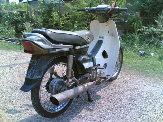 ขายคุรุ(เทา)เล่มทะเบียนพร้อมชุดโอนเครื่องดีอะไหล่เดิม รถปี 30 ขาย 9500 บาท ขายคุรุ(เทา)เล่มทะเบียนพร้อมชุดโอนเครื่องดีอะไหล่เดิม รถปี 30 ขาย 9500 บาท