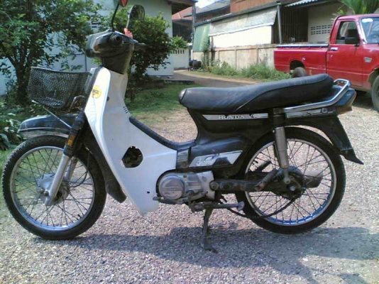 ขายคุรุ(เทา)เล่มทะเบียนพร้อมชุดโอนเครื่องดีอะไหล่เดิม รถปี 30 ขาย 9500 บาท ขายคุรุ(เทา)เล่มทะเบียนพร้อมชุดโอนเครื่องดีอะไหล่เดิม รถปี 30 ขาย 9500 บาท