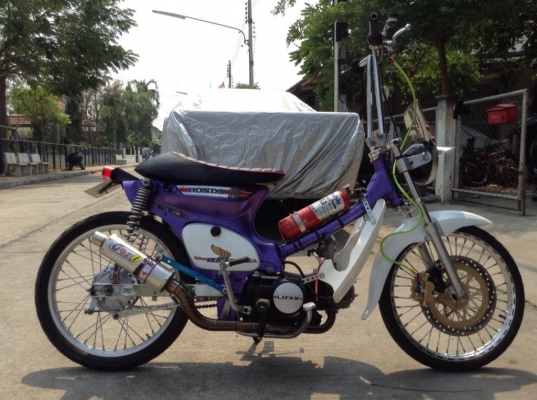 ขาย C70 แต่งโอสคูล แนวๆ เครื่อง ไลฟาน 110 มีอินวอย เครื่อง ตามรูปเลยคับ ขาย 13500 ลองดูคับ