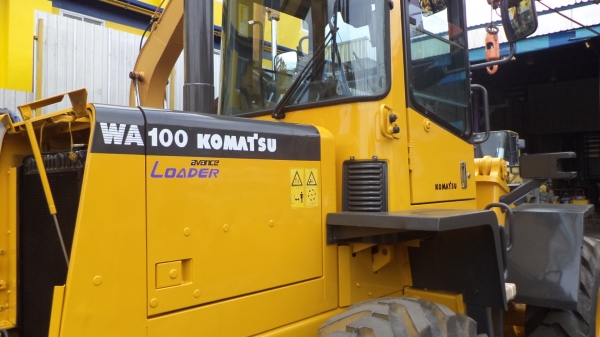 WA100-3-52013รถตักKOMATSUรถจอดที่(CSนวนคร)แล้วครับ