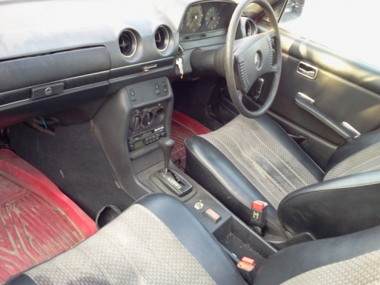 BENZ 230e w 123 เครื่องเนียบ ภายในสวย รถอักฤษแท้ ล้อ 18 แท้ BENZ 230e w 123 เครื่องเนียบ ภายในสวย รถอักฤษแท้ ล้อ 18 แท้