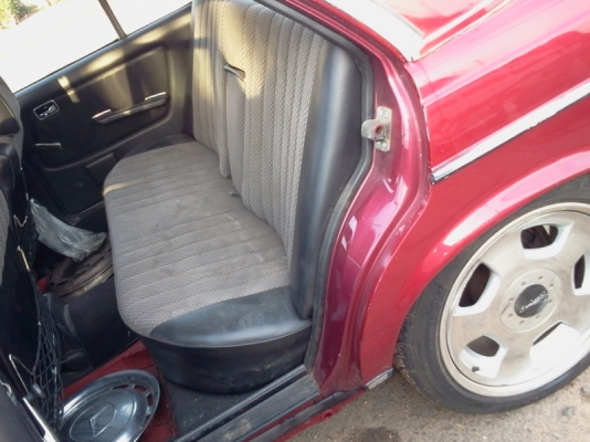 BENZ 230e w 123 เครื่องเนียบ ภายในสวย รถอักฤษแท้ ล้อ 18 แท้ BENZ 230e w 123 เครื่องเนียบ ภายในสวย รถอักฤษแท้ ล้อ 18 แท้