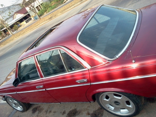 BENZ 230e w 123 เครื่องเนียบ ภายในสวย รถอักฤษแท้ ล้อ 18 แท้ BENZ 230e w 123 เครื่องเนียบ ภายในสวย รถอักฤษแท้ ล้อ 18 แท้