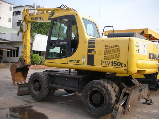 รถขุดล้อยางPW150