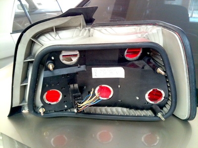 ไฟท้ายของแท้ใส่ BMW E36 นกแก้ว ขาวแดงล้วน ราคาคู่ล่ะ 2,000 บาท สภาพใหม่ ไฟท้ายของแท้ใส่ BMW E36 นกแก้ว ขาวแดงล้วน ราคาคู่ล่ะ 2,000 บาท สภาพใหม่