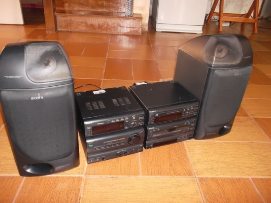 ขายเครื่องเล่นซีดีโฮมเทียร์เตอร์ครับ