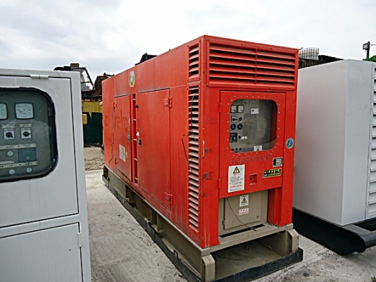 ขายเครื่่องปั่นไฟ CUMMINS 6CTA 175KVA USA