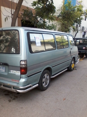 ขายรถตู้โตโยต้า HIACE หัวจรวดหลังคาเตี้ย
