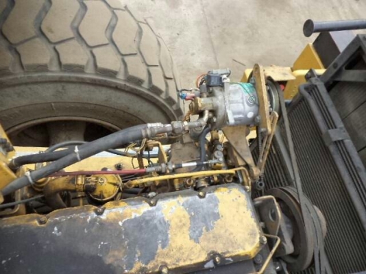 รถตักล้อยางขนาดใหญ่ CAT 962Gมีตู้เก๋งมีแอร์ สภาพดี รถทำงานอยู่