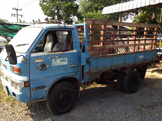 ISUZU TL 85 HP หกล้อช่วงสั้น กระบะเหล็กคอกไม้พื้นเหล็กสภาพดีไม่มีผุกร่อน เครื่องแน่นดีไม่มีเยิ้ม หัวเก๋งบางสีเดิมไม่ผุภายในเก๋งคอนโซลครบพร้อม ช่วงล่างคัชซีสวยไม่ผุ ยางสภาพดีทั้ง 6 เส้นประมาณ 80\% เอกสารเล่มทะเบียนครบพร้อมโอน ราคาต่อรองได้ครับ ISUZU TL 85 HP หกล้อช่วงสั้น กระบะเหล็กคอกไม้พื้นเหล็กสภาพดีไม่มีผุกร่อน เครื่องแน่นดีไม่มีเยิ้ม หัวเก๋งบางสีเดิมไม่ผุภายในเก๋งคอนโซลครบพร้อม ช่วงล่างคัชซีสวยไม่ผุ ยางสภาพดีทั้ง 6 เส้นประมาณ 80\% เอกสารเล่มทะเบียนครบพร้อมโอน ราคาต่อรองได้ครับ