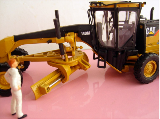 Model Caterpillar 140M Motor Grader Scale 1:50 เหมาะสำหรับเป็นของสะสม หรือสมนาคุณลูกค้ามากครับ Model Caterpillar 140M Motor Grader Scale 1:50 เหมาะสำหรับเป็นของสะสม หรือสมนาคุณลูกค้ามากครับ