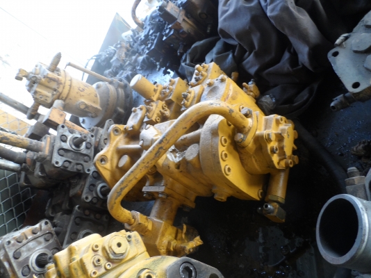 ขายครับ ปั๊มท้าย KOMATSU PC120-3 สภาพสวย แรง สนใจโทรสอบถามได้นะครับ