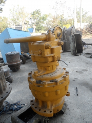 ขายครับ โป๊ะพร้อมมอเตอร์ KOMATSU PC200-3 ซีเรียลสูง  สนใจโทรสอบถามได้นะครับ