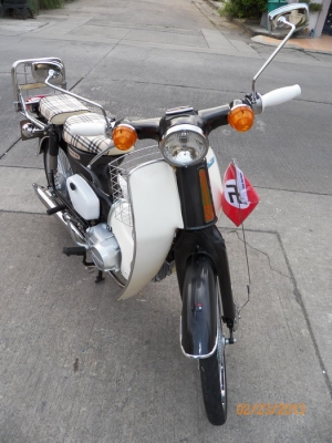 C50.ถังแยก.สีดำด้านๆมุข เครื่องดรีม+โครงเดิมๆ 50+ลายสก็อต2ตอน+ล้อซี่ถี่+ธง+ ป้ายโค้ง+ท.บ+ภาษีปี56+พรบ.+พร้อมโอน.ราคา.26,000 บาท(รถใช้งานเลย) 0814127470