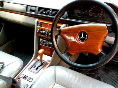 Benz 300E รุ่นท็อปสุด เบาะไฟฟ้า สภาพเรียบร้อย โทรสอบถามรายละเอียดได้ครับTel.085-150-9040. Benz 300E รุ่นท็อปสุด เบาะไฟฟ้า สภาพเรียบร้อย โทรสอบถามรายละเอียดได้ครับTel.085-150-9040.