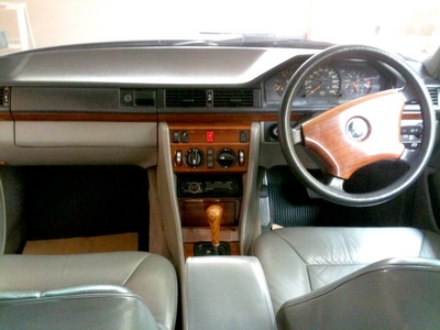 Benz 300E รุ่นท็อปสุด เบาะไฟฟ้า สภาพเรียบร้อย โทรสอบถามรายละเอียดได้ครับTel.085-150-9040. Benz 300E รุ่นท็อปสุด เบาะไฟฟ้า สภาพเรียบร้อย โทรสอบถามรายละเอียดได้ครับTel.085-150-9040.