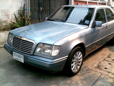 Benz 300E  รุ่นท็อปสุด เบาะไฟฟ้า สภาพเรียบร้อย โทรสอบถามรายละเอียดได้ครับTel.085-150-9040.