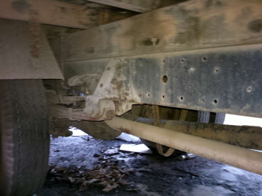 รถอิซูซุ 6 ล้อ รั่ว NKR 110 แรงม้า / 4 ล้อ NKR 88 แรงม้า  ( มีขาย 2 คัน )  สนใจติดต่อ 081 - 6079515