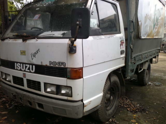 รถอิซูซุ 6 ล้อ รั่ว NKR 110 แรงม้า / 4 ล้อ NKR 88 แรงม้า  ( มีขาย 2 คัน )  สนใจติดต่อ 081 - 6079515