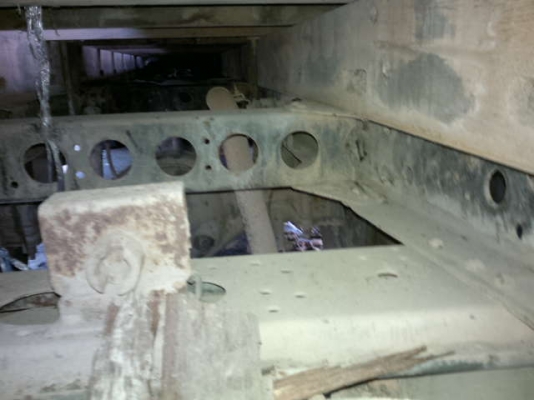 รถอิซูซุ 6 ล้อ รั่ว NKR 110 แรงม้า / 4 ล้อ NKR 88 แรงม้า  ( มีขาย 2 คัน )  สนใจติดต่อ 081 - 6079515