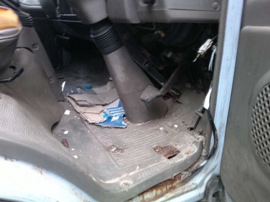 รถอิซูซุ 6 ล้อ รั่ว NKR 110 แรงม้า / 4 ล้อ NKR 88 แรงม้า  ( มีขาย 2 คัน )  สนใจติดต่อ 081 - 6079515