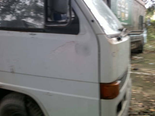 รถอิซูซุ 6 ล้อ รั่ว NKR 110 แรงม้า / 4 ล้อ NKR 88 แรงม้า  ( มีขาย 2 คัน )  สนใจติดต่อ 081 - 6079515