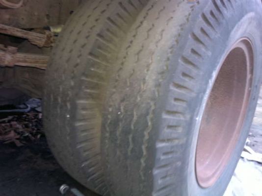 รถอิซูซุ 6 ล้อ รั่ว NKR 110 แรงม้า / 4 ล้อ NKR 88 แรงม้า  ( มีขาย 2 คัน )  สนใจติดต่อ 081 - 6079515