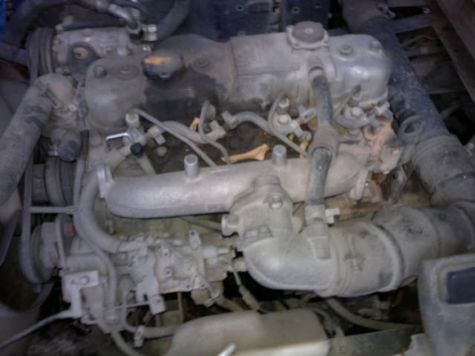 รถอิซูซุ 6 ล้อ รั่ว NKR 110 แรงม้า / 4 ล้อ NKR 88 แรงม้า  ( มีขาย 2 คัน )  สนใจติดต่อ 081 - 6079515