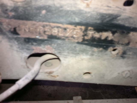 รถอิซูซุ 6 ล้อ รั่ว NKR 110 แรงม้า / 4 ล้อ NKR 88 แรงม้า  ( มีขาย 2 คัน )  สนใจติดต่อ 081 - 6079515