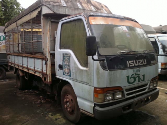รถอิซูซุ 6 ล้อ รั่ว NKR 110 แรงม้า / 4 ล้อ NKR 88 แรงม้า  ( มีขาย 2 คัน )  สนใจติดต่อ 081 - 6079515