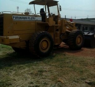 รถตักล้อยาง FURUKAWA FL270 เก่านอก รถตักล้อยาง FURUKAWA FL270 เก่านอก