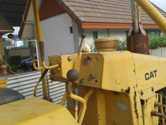 ขายแทรกเตอร์ cat d4e.สภาพดีพร้อมใช้งาน