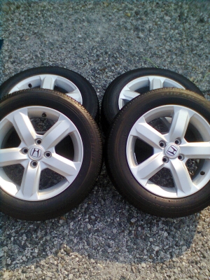 ปรับราคาใหม่ขายยางพร้อมแม็ก HONDA CITY 4 รู ขอบ15 ยางบริสโตร์ 175/65R15 ยางปี 5009 สวยๆ 1ชุด พร้อมน๊อต 16 ตัว