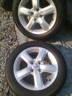 ปรับราคาใหม่ขายยางพร้อมแม็ก HONDA CITY 4 รู ขอบ15 ยางบริสโตร์ 175/65R15 ยางปี 5009 สวยๆ 1ชุด พร้อมน๊อต 16 ตัว