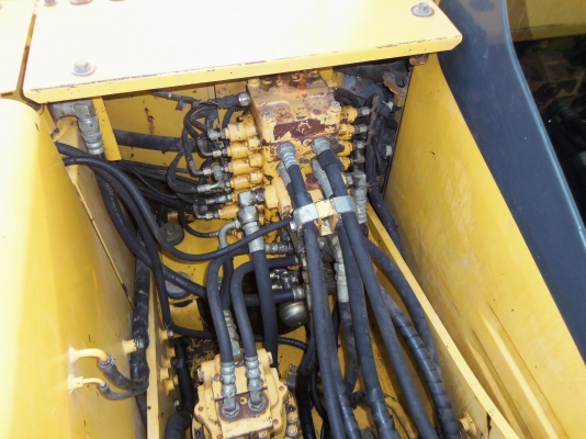 ขายรถแบ็คโคร PC 130-7 ขายรถแบ็คโคร PC 130-7