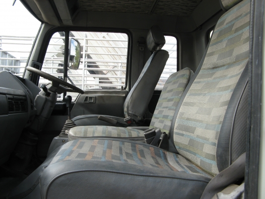 ขาย 6 ล้อ ฮีโน่ สิงห์ไฮเทค 195 แรง ตู้ 10 บานยาว7.30 ม. ปี 1995 สภาพเดิม ๆ สวยจัดกว่า 90\% เครื่องแน่น คัสซีสวยกิ๊ป ตู้สภาพดี สนใจชมรถก่อนได้ครับ