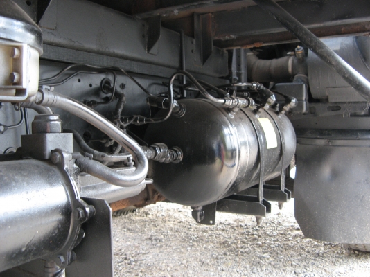 ขาย 6 ล้อ ฮีโน่ สิงห์ไฮเทค 195 แรง ตู้ 10 บานยาว7.30 ม. ปี 1995 สภาพเดิม ๆ สวยจัดกว่า 90\% เครื่องแน่น คัสซีสวยกิ๊ป ตู้สภาพดี สนใจชมรถก่อนได้ครับ