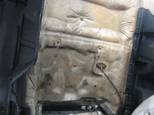 ขาย 6 ล้อ ฮีโน่ สิงห์ไฮเทค 195 แรง ตู้ 10 บานยาว7.30 ม. ปี 1995 สภาพเดิม ๆ สวยจัดกว่า 90\% เครื่องแน่น คัสซีสวยกิ๊ป ตู้สภาพดี สนใจชมรถก่อนได้ครับ