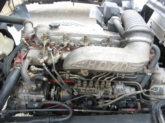 ขาย 6 ล้อ ฮีโน่ สิงห์ไฮเทค 195 แรง ตู้ 10 บานยาว7.30 ม. ปี 1995 สภาพเดิม ๆ สวยจัดกว่า 90\% เครื่องแน่น คัสซีสวยกิ๊ป ตู้สภาพดี สนใจชมรถก่อนได้ครับ