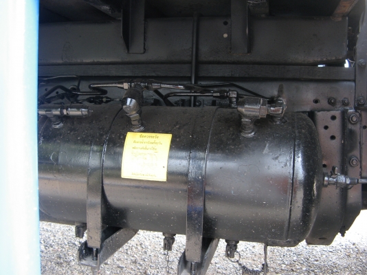 ขาย 6 ล้อ ฮีโน่ สิงห์ไฮเทค 195 แรง ตู้ 10 บานยาว7.30 ม. ปี 1995 สภาพเดิม ๆ สวยจัดกว่า 90\% เครื่องแน่น คัสซีสวยกิ๊ป ตู้สภาพดี สนใจชมรถก่อนได้ครับ